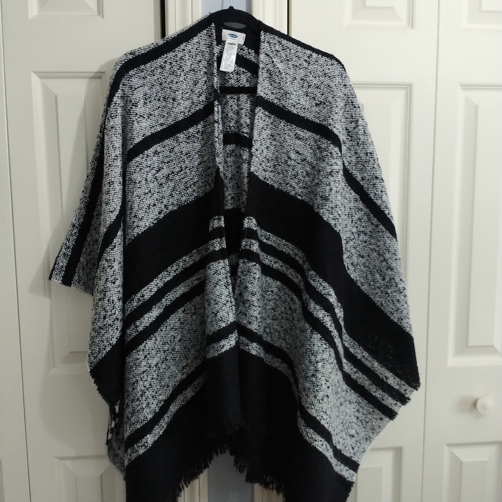 Old Navy Black Grey Cape Wrap One Size - Picture 2 of 10